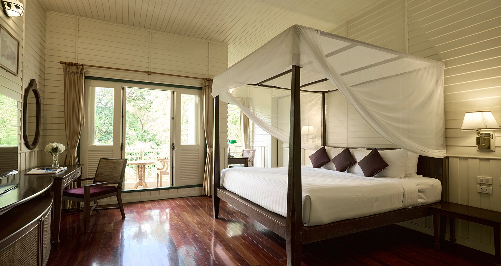 mainslide-deluxe-garden-view-1